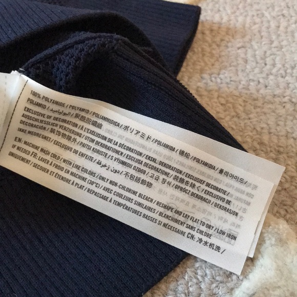 Abercrombie and Fitch quarter zip - Picture 5 of 5